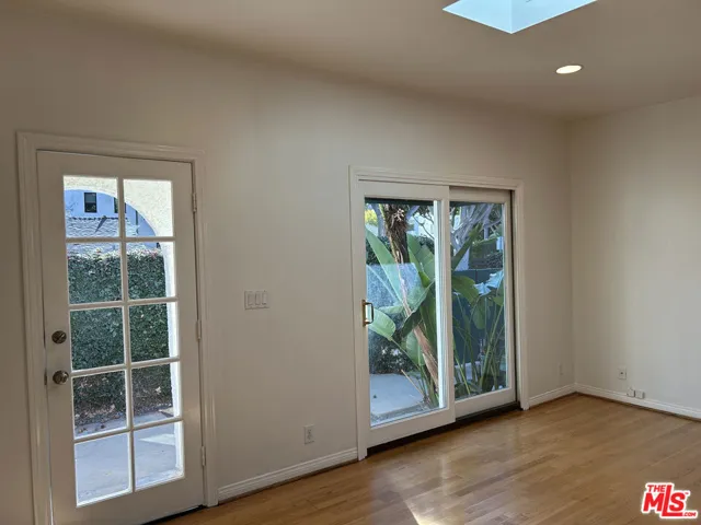 8711 Sherwood Drive, West Hollywood, California 90069
