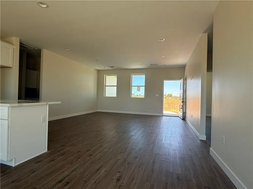 21600 Hacienda Boulevard, California City, California 93505 — photo 4