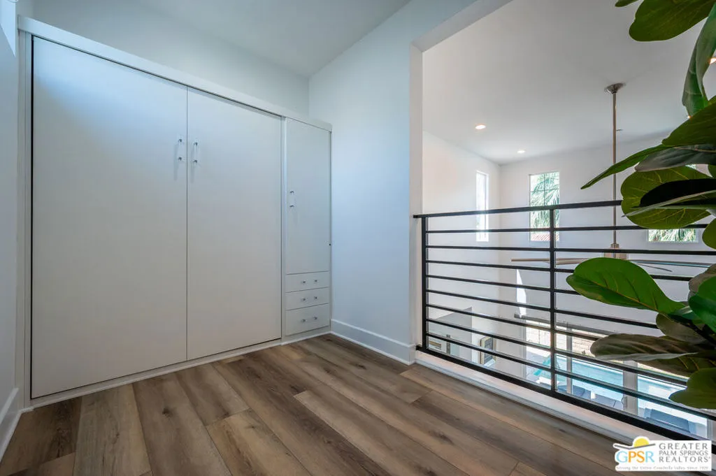 loft-flex space murphy bed ups