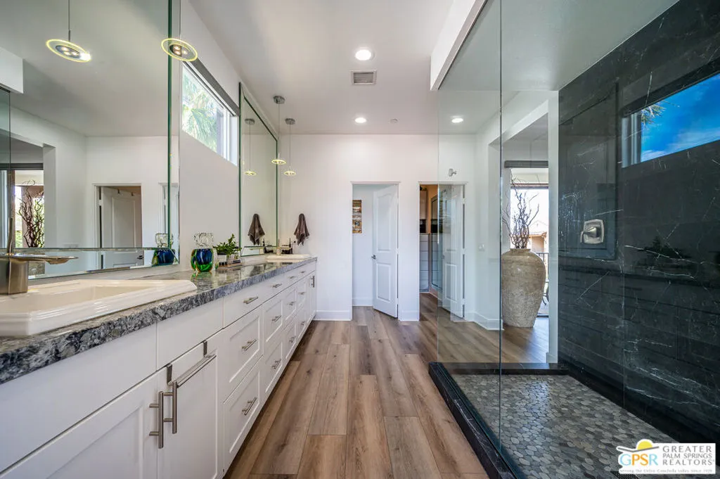 primary bath upstairs