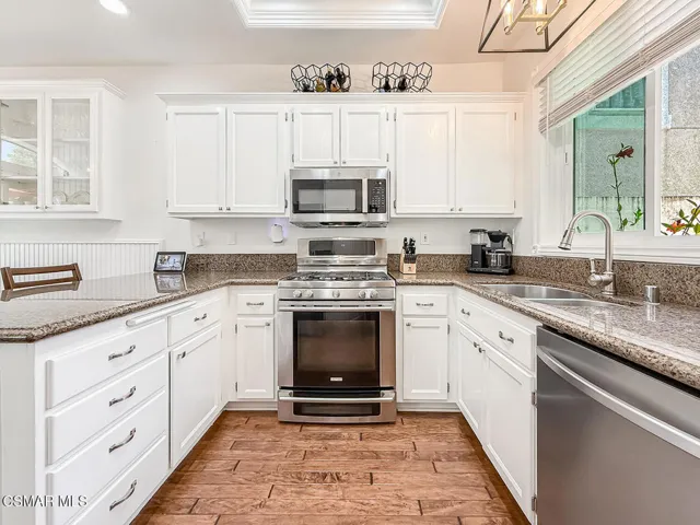 cKitchen and Dining5