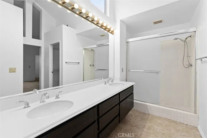 1 Damara, Irvine, California 92614