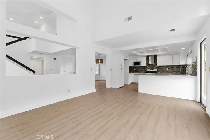 1 Damara, Irvine, California 92614