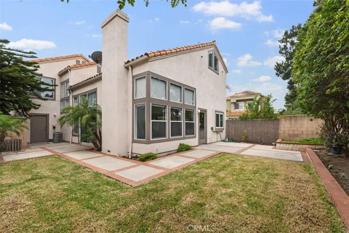 1 Damara, Irvine, California 92614