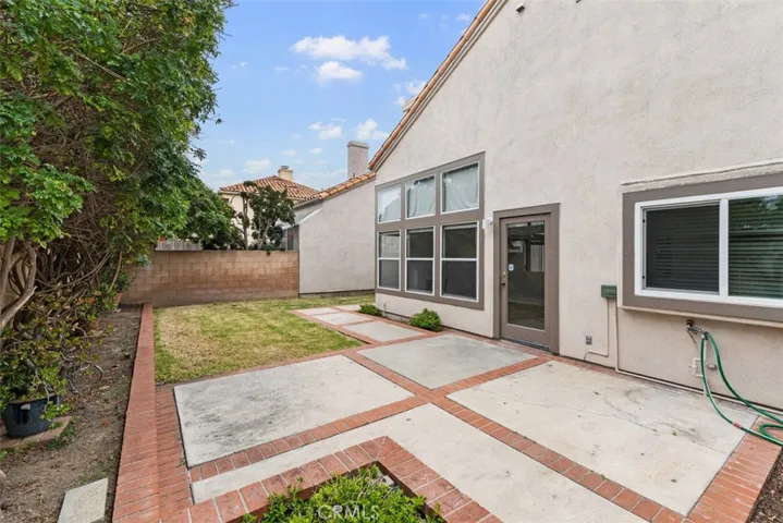 1 Damara, Irvine, California 92614