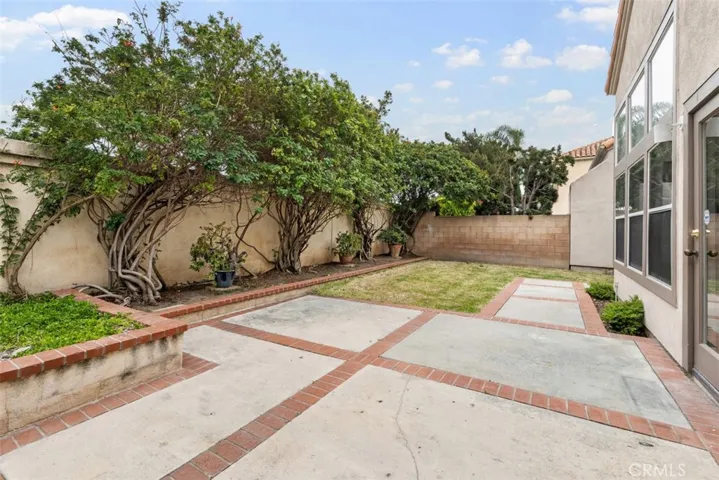 1 Damara, Irvine, California 92614