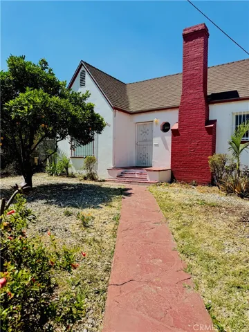Main house - facing on the Lombardy Blvd