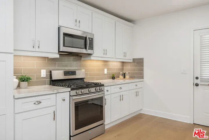 2717 W Avenue 30, Los Angeles, California 90065