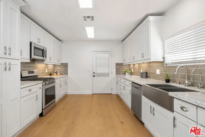 2717 W Avenue 30, Los Angeles, California 90065