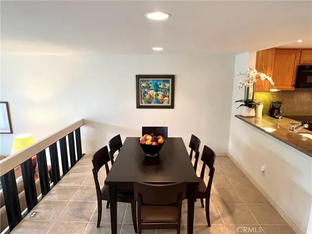 Dining room.