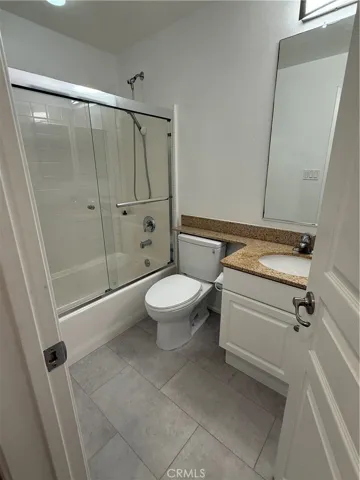 Guest Bathroom tub in shower
