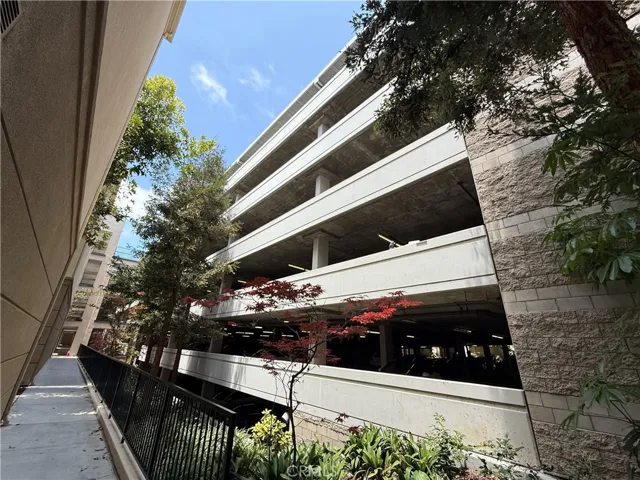Parking structure