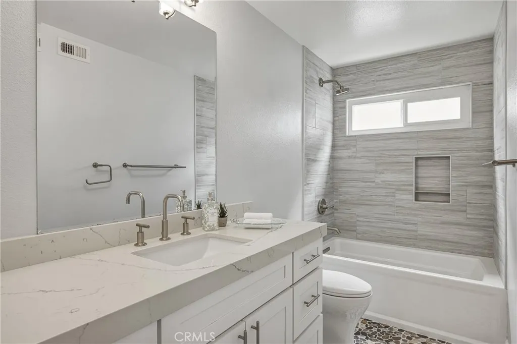 Upstairs Hall Bathroom