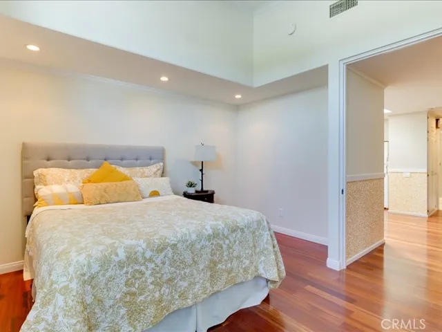 Guest bedroom suite