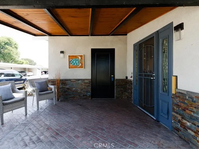 Front  brick patio, notice the custom ceiling!