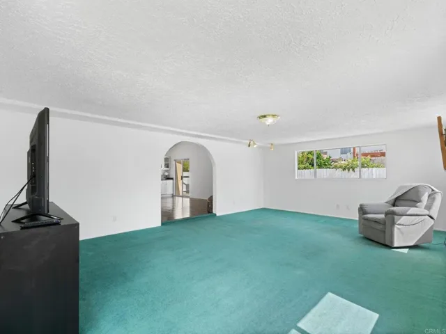 811 Earth Drive, Vista, California 92083