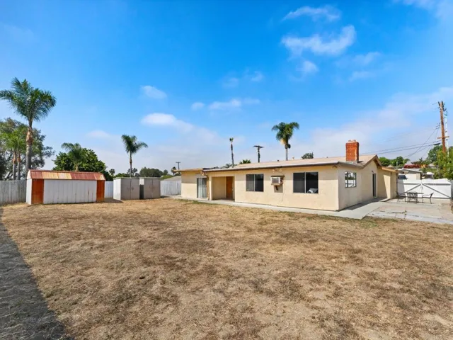811 Earth Drive, Vista, California 92083