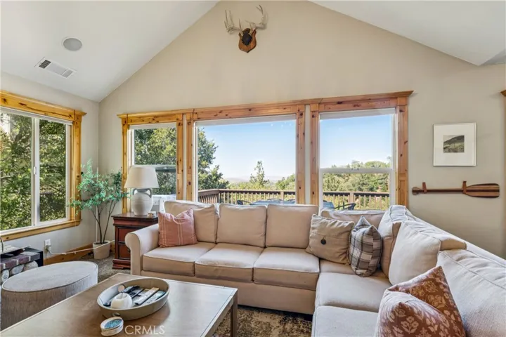 1232 Aleutian Drive, Lake Arrowhead, California 92352