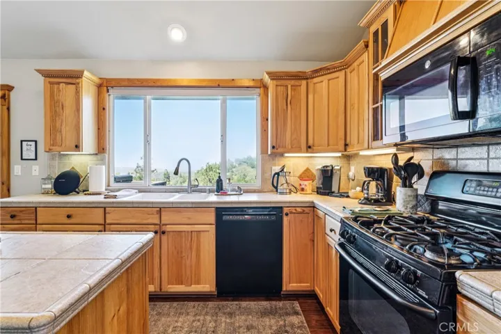 1232 Aleutian Drive, Lake Arrowhead, California 92352