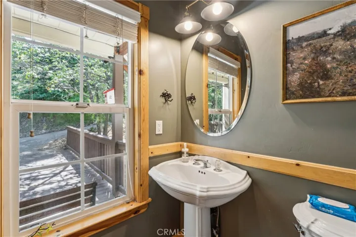 1232 Aleutian Drive, Lake Arrowhead, California 92352