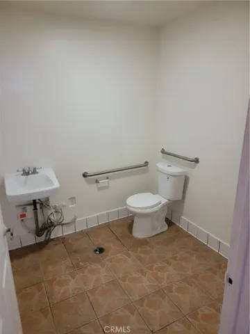 1702 N Long Beach, Compton, California 90221