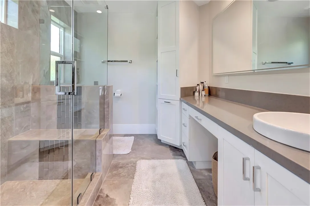 2nd Floor Master Bath