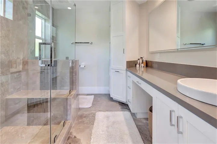 2nd Floor Master Bath