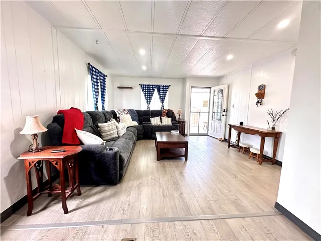 4361 Mission 18, Montclair, California 91763