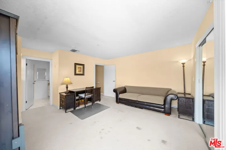 527 W Harvard Street 4, Glendale, California 91204
