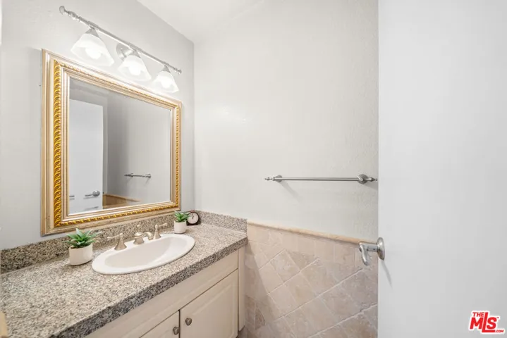 527 W Harvard Street 4, Glendale, California 91204