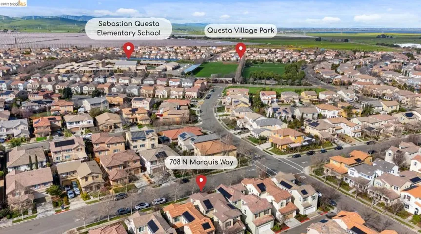 School minutes away. easy drop-offs or short walk/bike-ride.