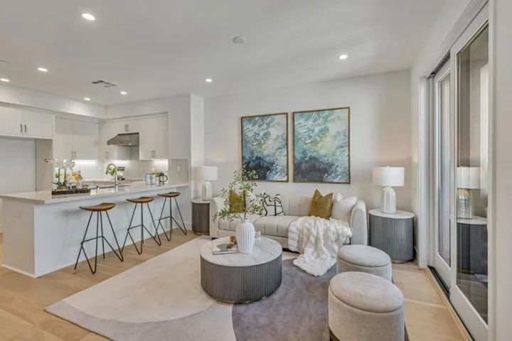 1112 Juana Court, Palo Alto, California 94303