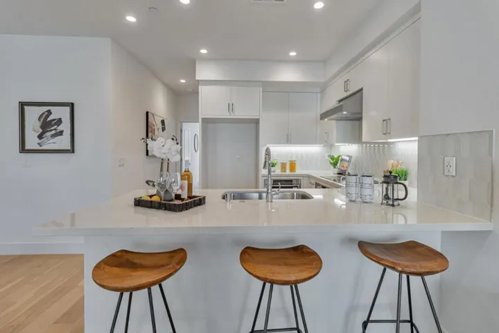 1112 Juana Court, Palo Alto, California 94303