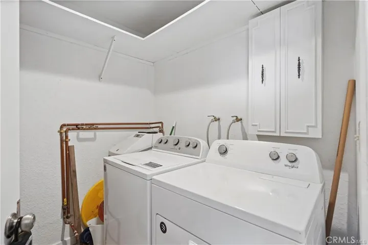 unit has it's own washer dryer in the carport