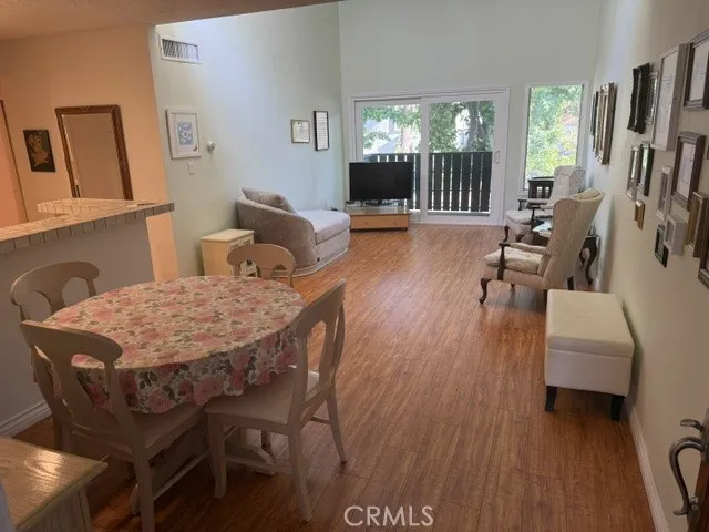 18645 Hatteras 206, Tarzana, California 91356