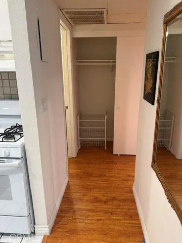 18645 Hatteras 206, Tarzana, California 91356