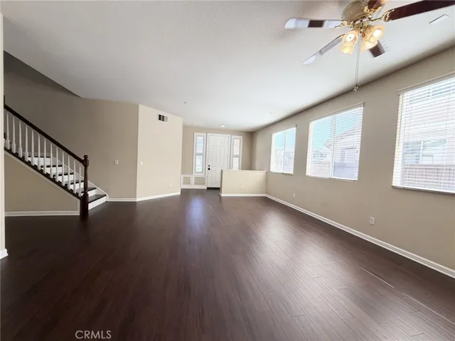 Spacious & Bright Living Room
