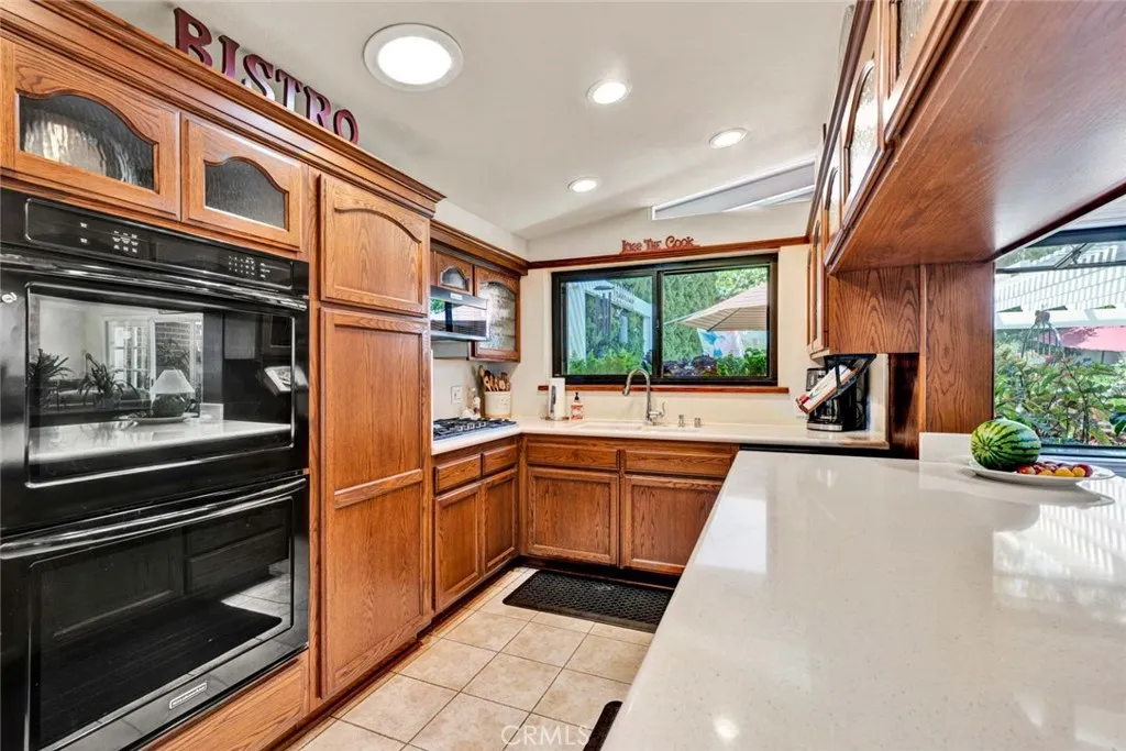 VIEW OF THE KITCHEN