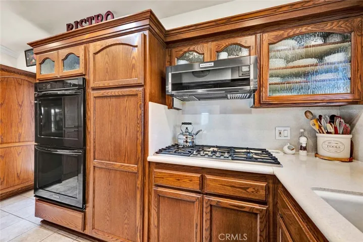 PLENTY OF COUNTER SPACE