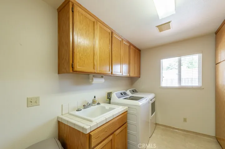 Utility Sink - WA & Dryer Included