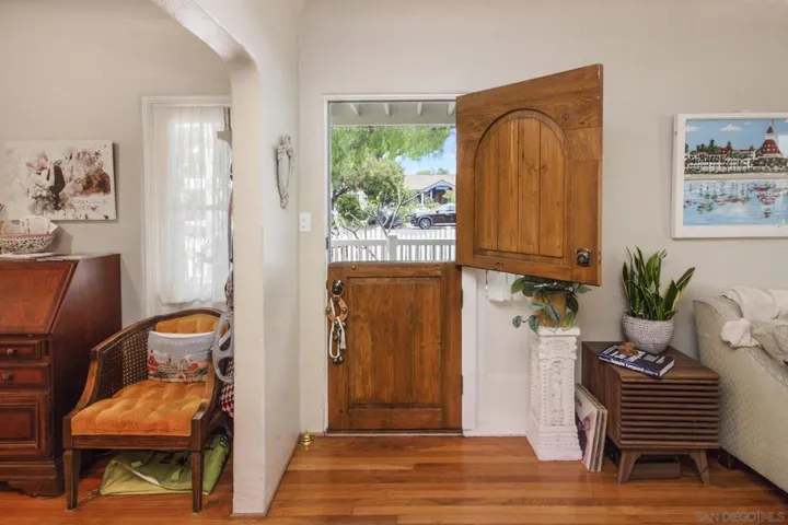 38-736 I, Coronado, California 92118