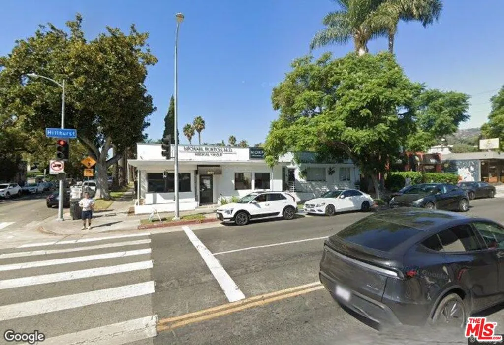 2101 Hillhurst Ave