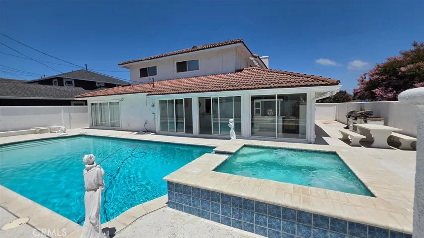 9092 Adelia Circle, Huntington Beach, California 92646