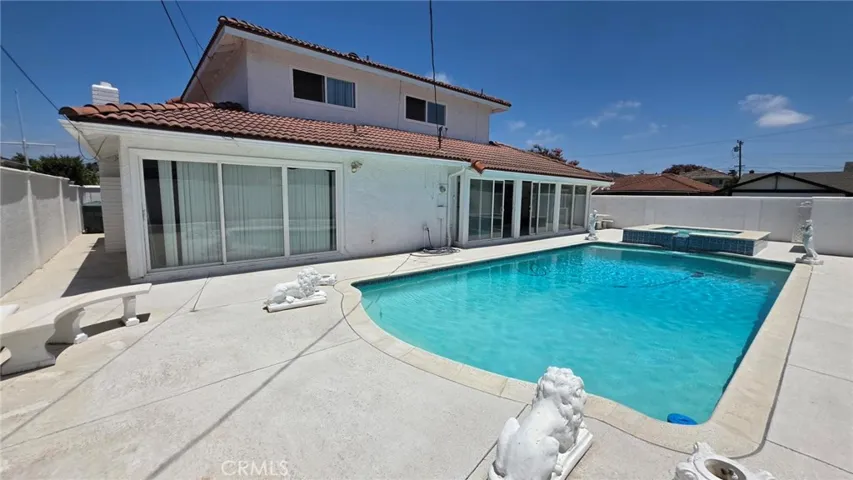 9092 Adelia Circle, Huntington Beach, California 92646