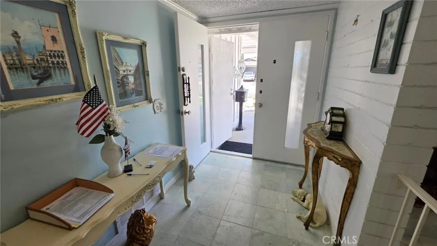 9092 Adelia Circle, Huntington Beach, California 92646