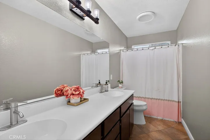 Bathroom 2 (upstairs)