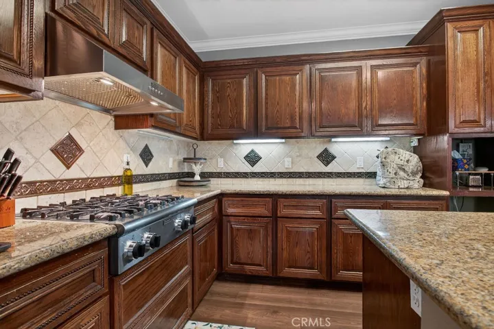 959 Hemingway, Corona, California 92878