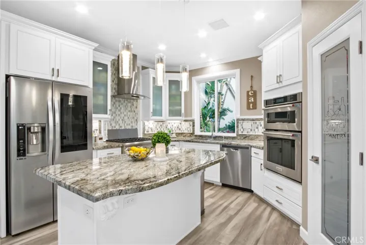 GOURMET KITCHEN with WALK IN PANTRY