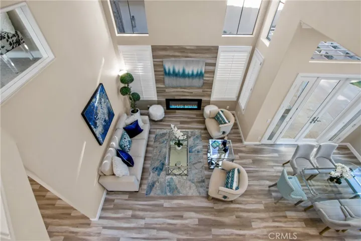 Open Floor Plan (Pic shows prior furnishings)