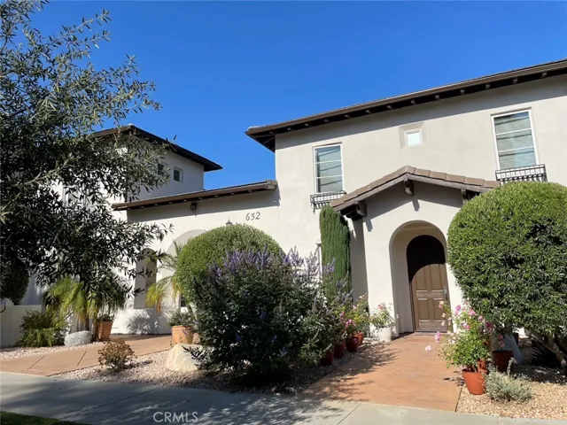 650 S Lake Ave, Pasadena, California 91106